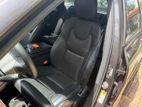 Used 2023 Volvo XC60 B5 Ultimate FWD image 3