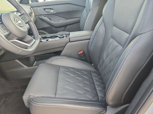 Used 2024 Nissan Rogue Platinum w/ Platinum Premium Package image 15