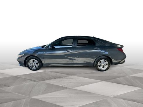 Used 2026 Hyundai Elantra SE FWD image 5