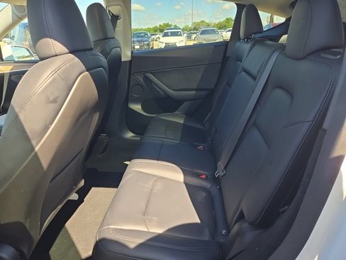 Used 2024 Tesla Model Y 2WD image 18