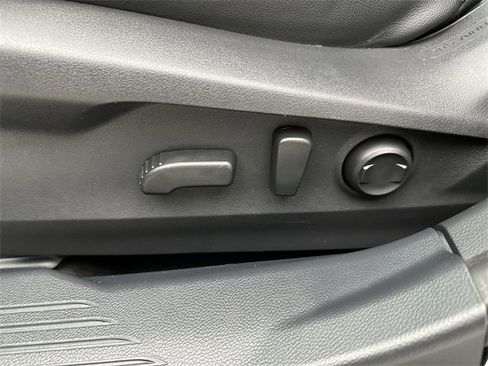 Used 2022 Subaru Outback Limited image 12