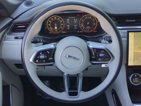 Used 2025 Jaguar F-PACE R-Dynamic S image 23