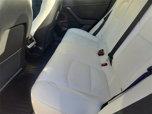 Used 2023 Tesla Model 3 Performance image 24