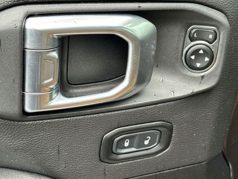 Used 2023 Jeep Wrangler Unlimited Rubicon 4xe w/ Safety Group AWD/4WD image 13