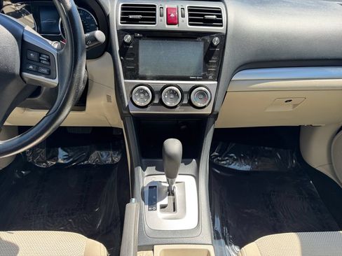 Used 2015 Subaru Crosstrek 2.0i Premium AWD/4WD image 12