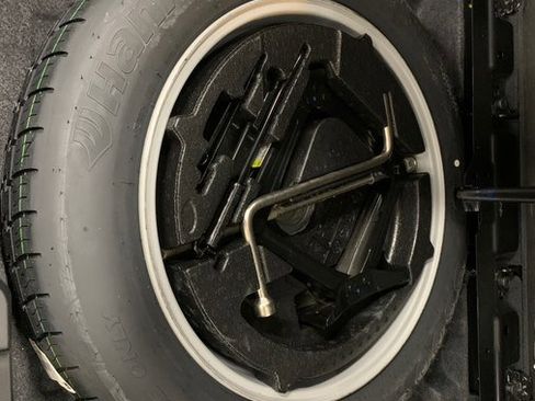 Used 2023 BMW X6 xDrive40i w/ M Sport Package image 51