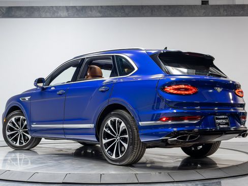 Used 2021 Bentley Bentayga w/ First Edition Specification AWD/4WD image 62