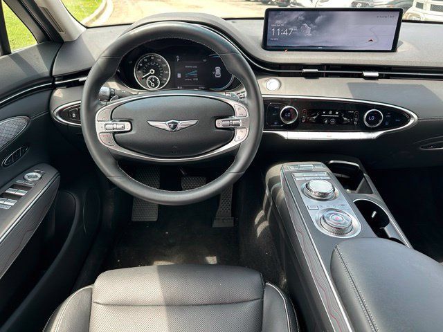 Used 2025 Genesis GV70 2.5T w/ Advanced Package AWD/4WD image 17