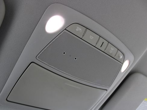 Used 2022 Nissan Rogue Sport SV w/ Technology Package image 18