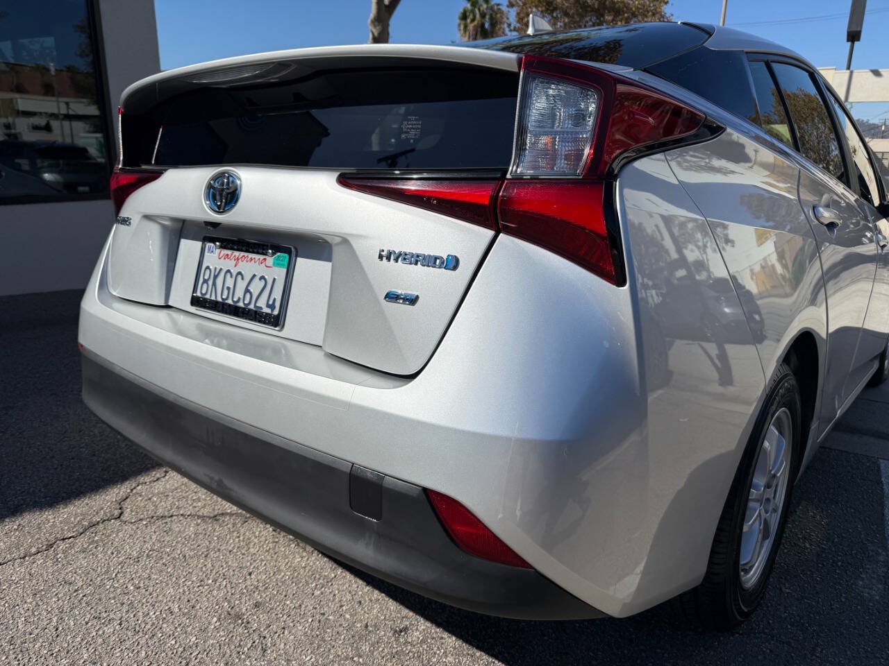 Used 2019 Toyota Prius L Eco FWD image 20