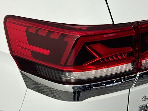 Used 2021 Volkswagen Atlas SE image 35