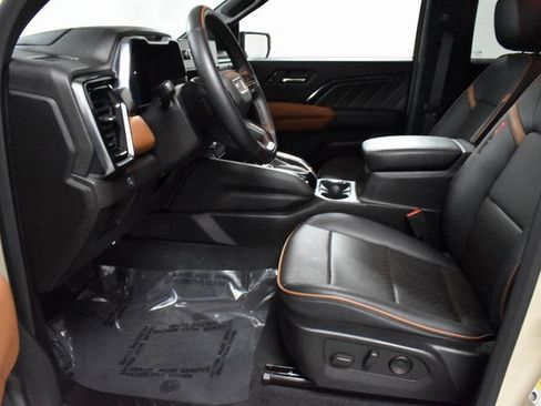 Used 2023 GMC Canyon AT4 w/ AT4 Premium Package image 11