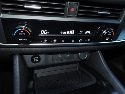 Certified 2024 Nissan Rogue SV image 23