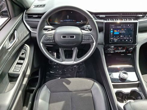 Certified 2024 Jeep Grand Cherokee L Laredo AWD/4WD image 12