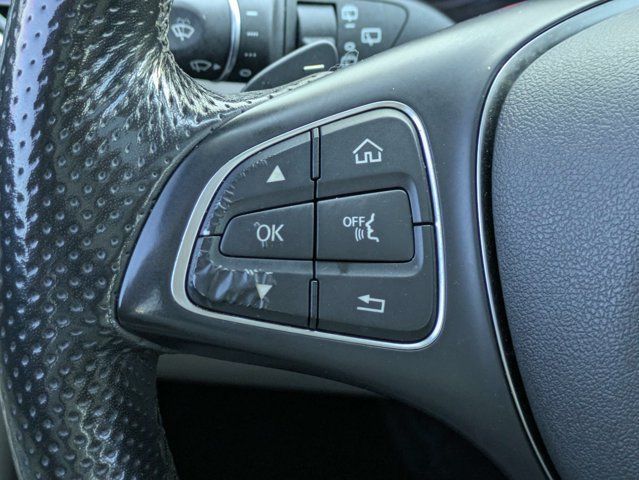 Used 2019 Mercedes-Benz GLC 300 4MATIC image 27