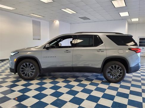 Used 2023 Chevrolet Traverse RS image 4