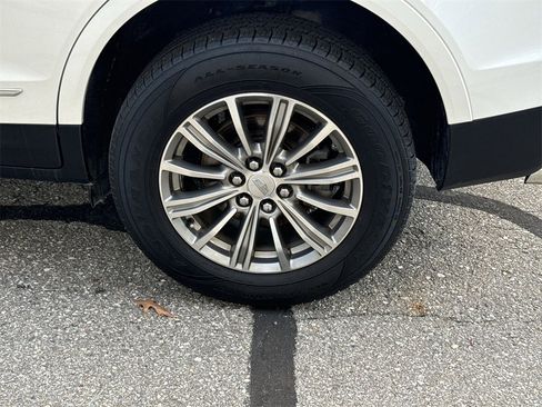 Certified 2019 Cadillac XT5 Luxury image 32