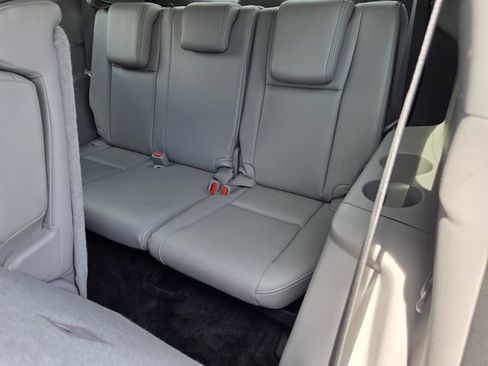 Used 2016 Toyota Highlander XLE AWD/4WD image 12