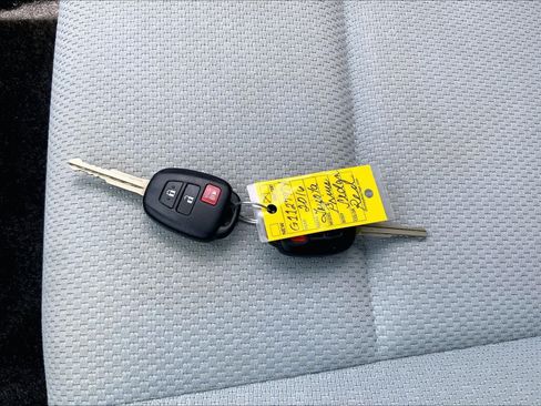 Used 2016 Toyota Prius C One FWD image 15