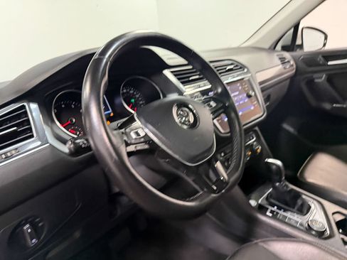 Used 2018 Volkswagen Tiguan SE w/ Panoramic Sunroof Package AWD/4WD image 72