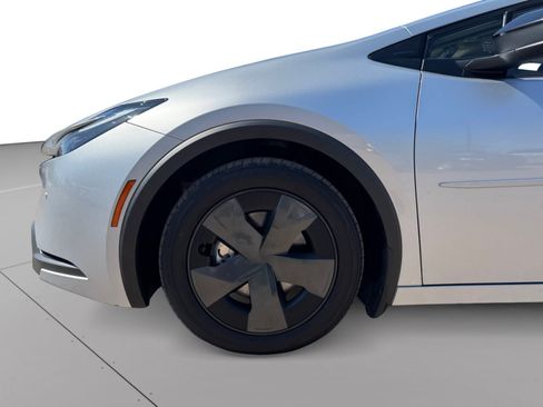Used 2024 Toyota Prius Prime FWD image 9
