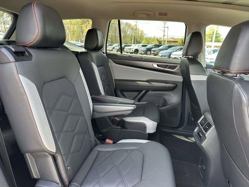 Used 2024 Volkswagen Atlas Peak Edition SEL image 11