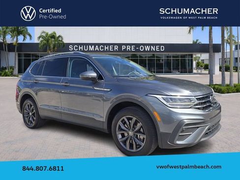 Certified 2023 Volkswagen Tiguan SE FWD image 1