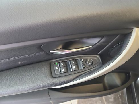 Used 2017 BMW 320i xDrive Sedan image 21