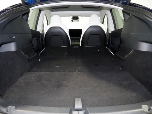 Used 2025 Tesla Model Y Long Range image 38