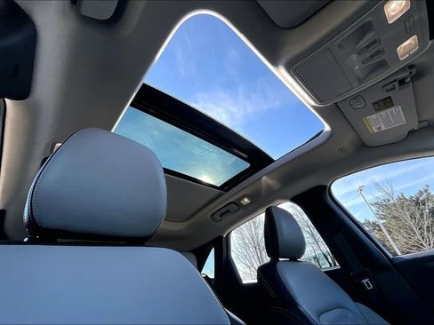 Used 2023 Ford Escape Platinum w/ Premium Technology Package image 22