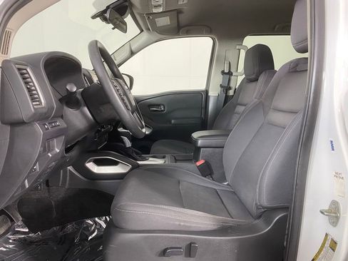 Used 2022 Nissan Frontier SV image 4