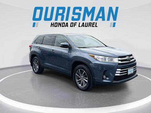 Used 2019 Toyota Highlander XLE w/ Carpet Mat Package (TMS) image 2