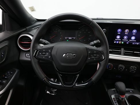 Used 2025 Chevrolet Trax RS w/ Sunroof Package FWD image 29
