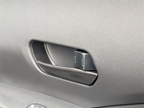 New 2025 Nissan Kicks Play S image 33