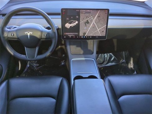 Used 2021 Tesla Model Y Long Range image 15