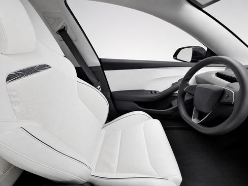 Used 2024 Tesla Model 3 Performance AWD/4WD image 9