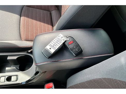 Used 2025 Toyota Corolla SE w/ SE Premium Package AWD/4WD image 11