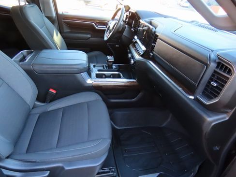 Used 2023 GMC Sierra 1500 Elevation w/ Preferred Package image 13