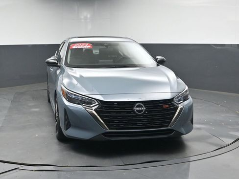 Used 2024 Nissan Sentra SR w/ SR Premium Package image 8