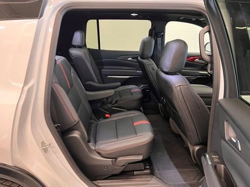 Used 2024 Chevrolet Traverse RS w/ LPO, Floor Liner Package image 10