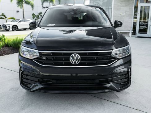 Used 2022 Volkswagen Tiguan SE R-Line image 6