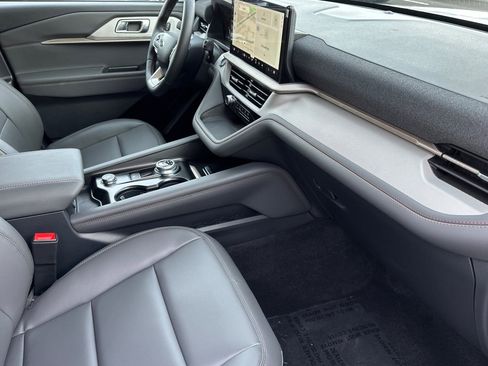 New 2025 Ford Explorer Active w/ Active Comfort Package image 18