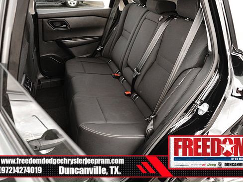 Used 2024 Nissan Rogue S FWD image 14