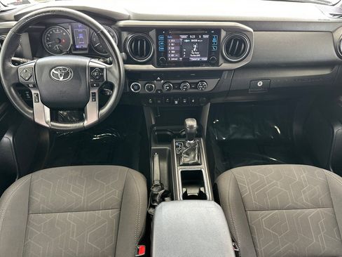 Used 2019 Toyota Tacoma TRD Sport w/ Technology Package AWD/4WD image 14