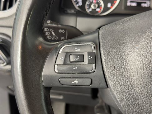 Used 2014 Volkswagen Tiguan S image 15