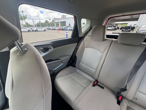 Used 2025 Kia Soul LX w/ LX Technology Package FWD image 37