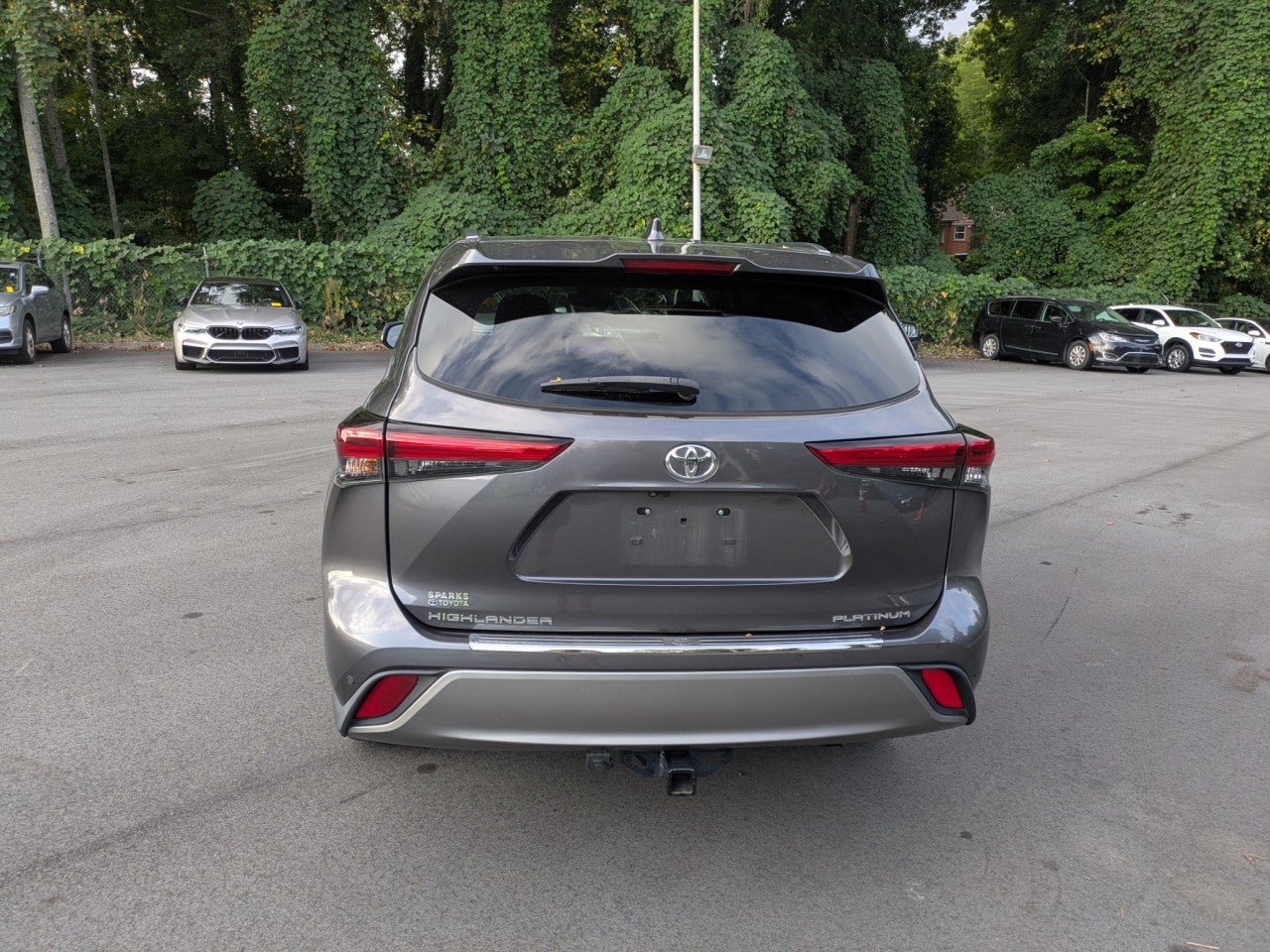Used 2023 Toyota Highlander Platinum FWD image 4