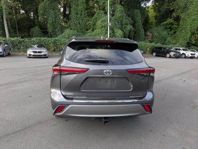 Used 2023 Toyota Highlander Platinum