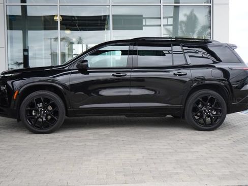 Used 2024 Chevrolet Traverse RS FWD image 5