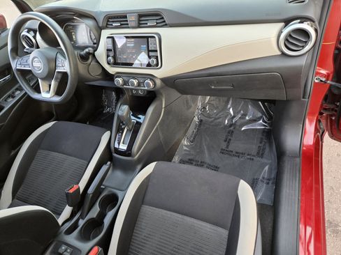 Used 2022 Nissan Versa SV FWD image 14